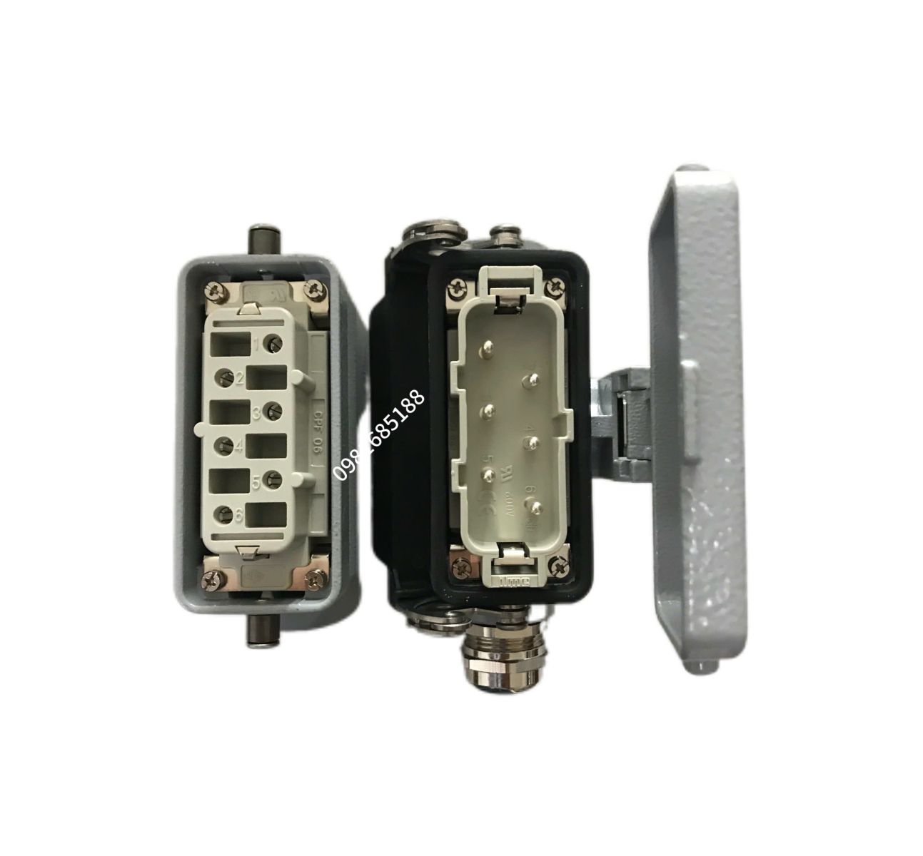 Giắc cắm 6 chân 35A loại đế nổi có nắp đậy hãng ILME