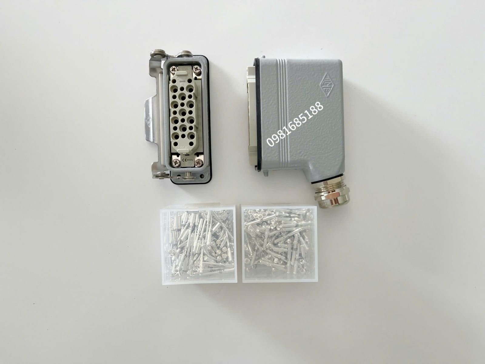 Giắc cắm công nghiệp vuông 25 chân 10A cáp ra bên ILME