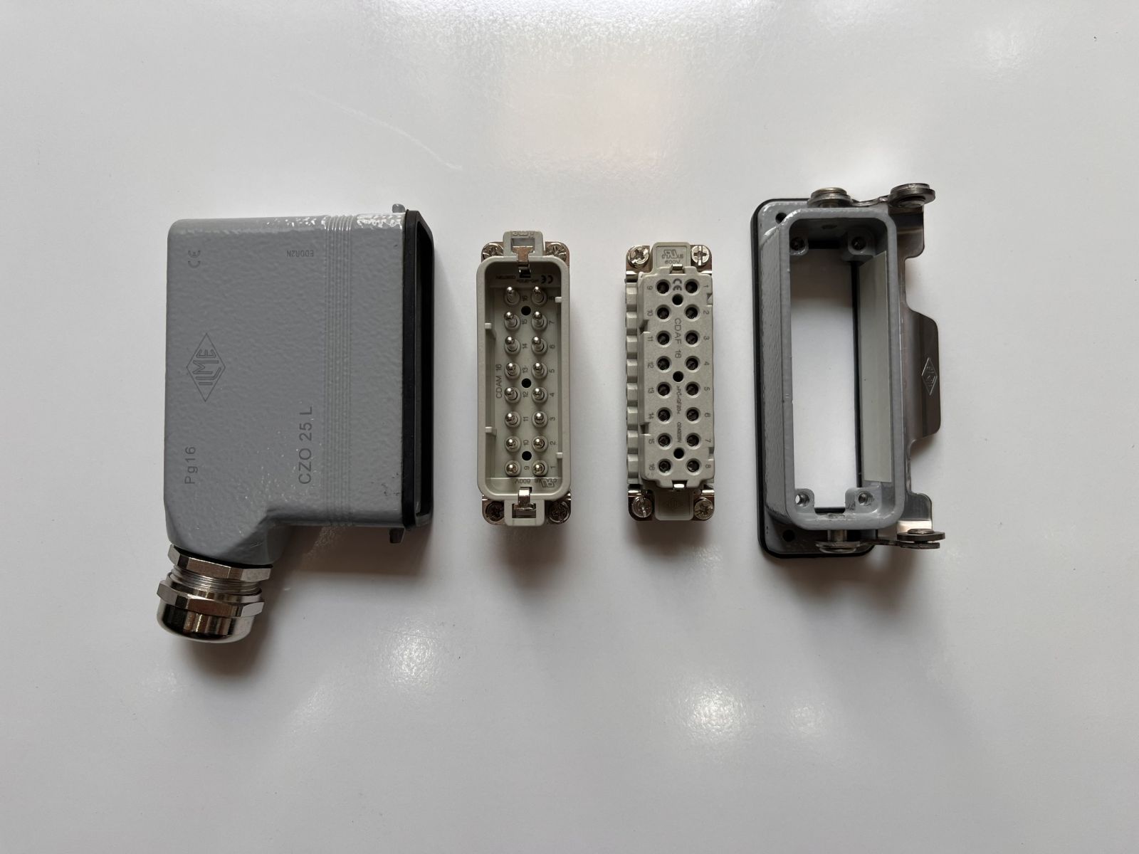 đầu nối cáp điện 16 chân 16A 250V
