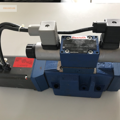 Van Rexroth 4WRKE 16 W6-200L-33, 6EG24K31/A1D3M MNR: R900973361 4WRAP 6 W7-04-30-G24K4 M-00
