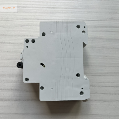 CB đóng cắt điện AC 32A 2P EKM1-63 C32 hãng Chanan