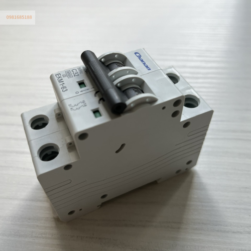 CB đóng cắt điện AC 32A 2P EKM1-63 C32 hãng Chanan