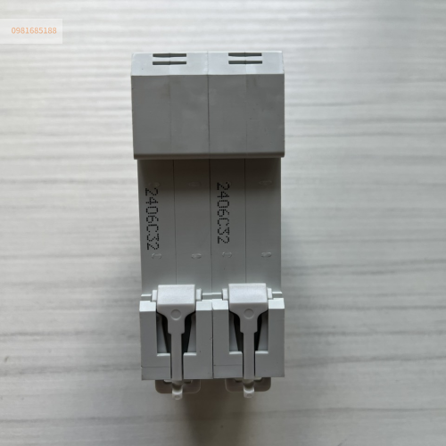 CB đóng cắt điện AC 32A 2P EKM1-63 C32 hãng Chanan