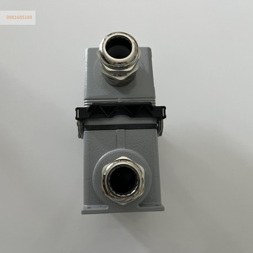 Giắc cắm 32 chân 16A hãng ILME vỏ gắn nổi