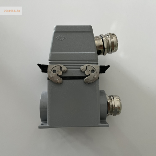 Giắc cắm 32 chân 16A hãng ILME vỏ gắn nổi